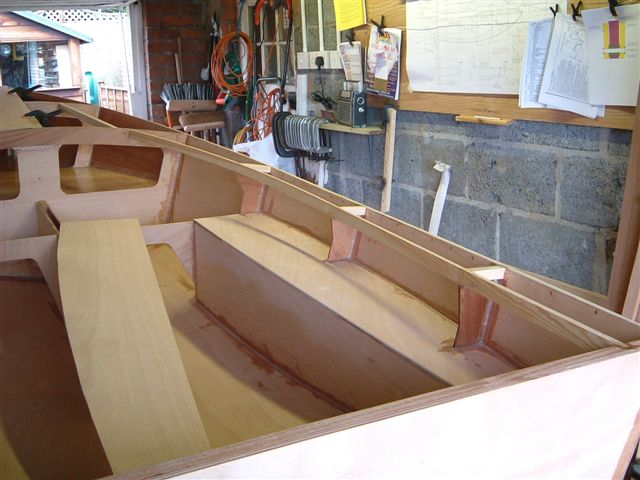 Starboard carlin fitted.